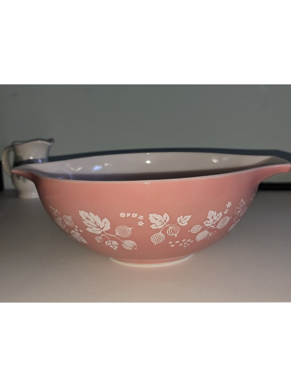 Pyrex Gooseberry - Pink # 444 Vintage Cinderella 4 Qt Mixing Bowl